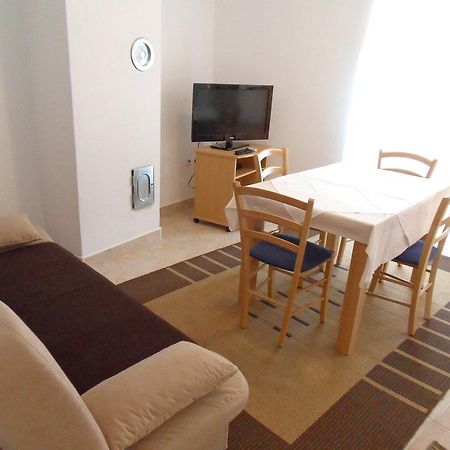 Apartments Petricevic 2 Selce Eksteriør billede