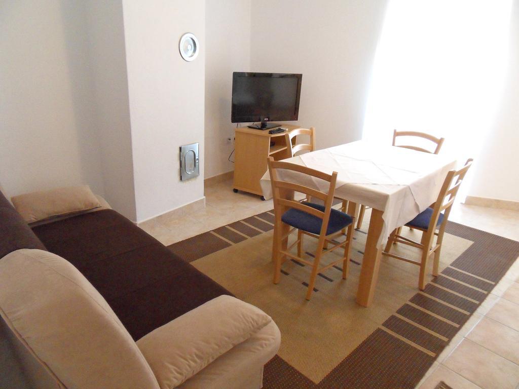 Apartments Petricevic 2 Selce Eksteriør billede